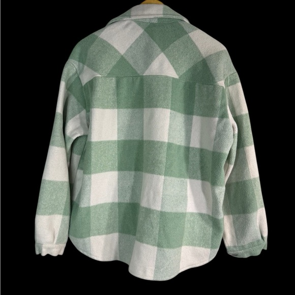 Plaid Green and White Women's “Shacket” - Picture 2 of 2
